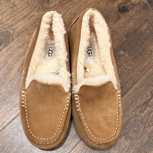UGG Shoes - UGG Ansley Chestnut Suede Slippers with Plush Lining